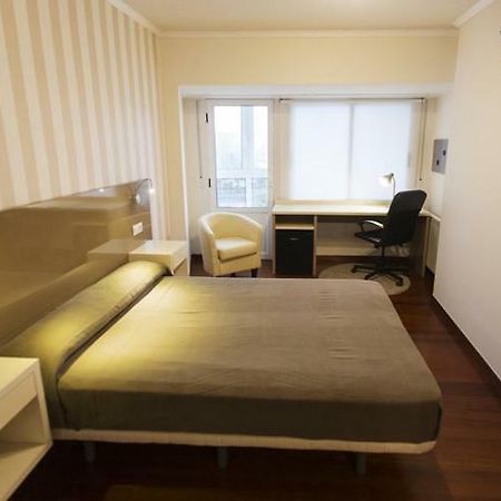 Residencia Compostela Bed & Breakfast ซานติอาโก เด กอมโปสเตลา ภายนอก รูปภาพ
