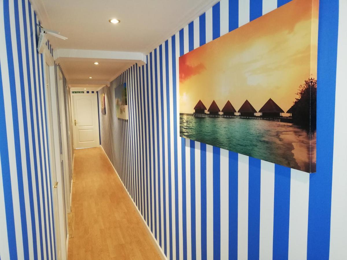 Residencia Compostela Bed & Breakfast ซานติอาโก เด กอมโปสเตลา ภายนอก รูปภาพ