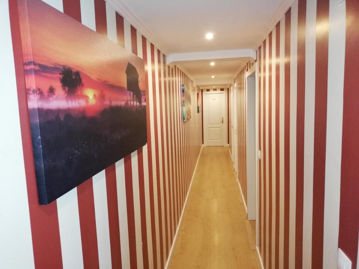 Residencia Compostela Bed & Breakfast ซานติอาโก เด กอมโปสเตลา ภายนอก รูปภาพ