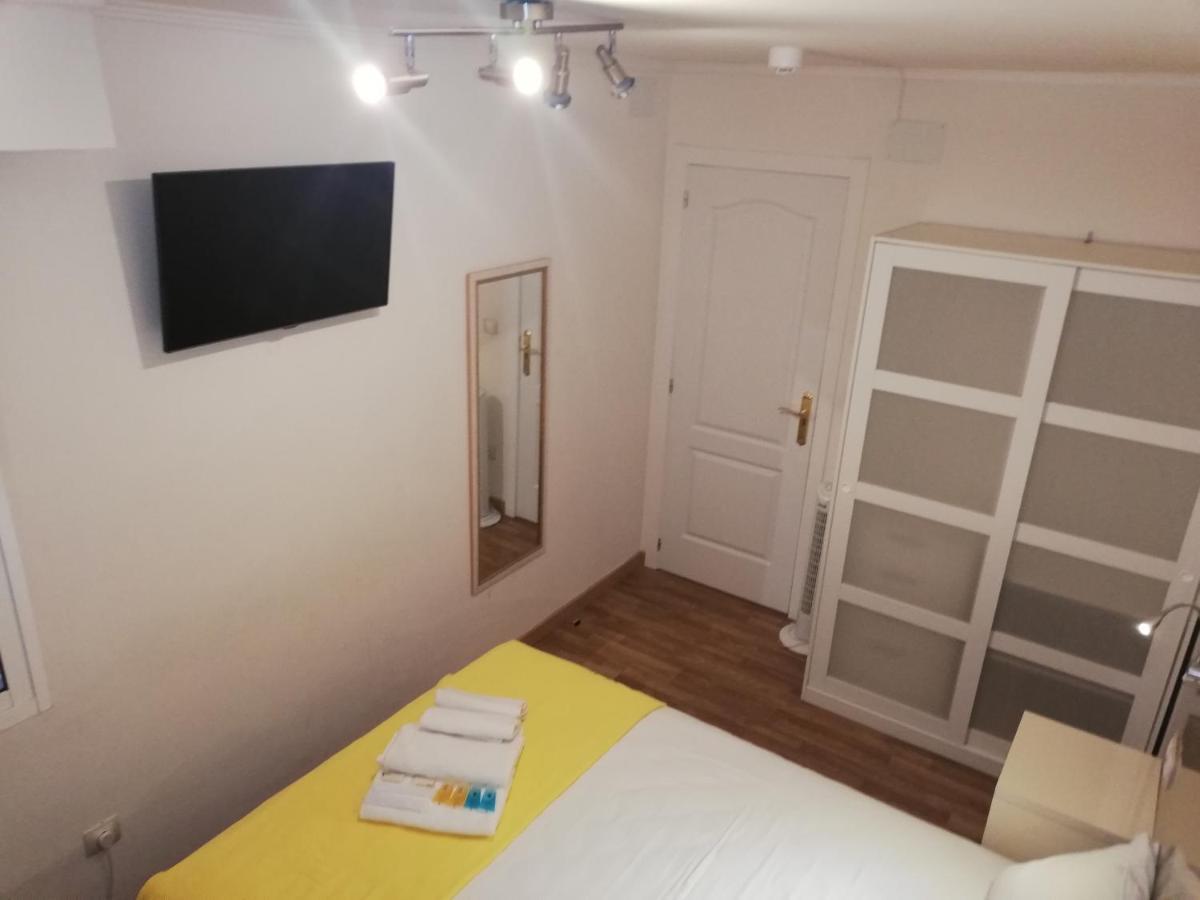 Residencia Compostela Bed & Breakfast ซานติอาโก เด กอมโปสเตลา ภายนอก รูปภาพ