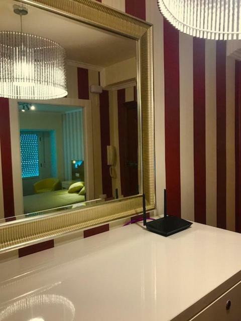 Residencia Compostela Bed & Breakfast ซานติอาโก เด กอมโปสเตลา ภายนอก รูปภาพ