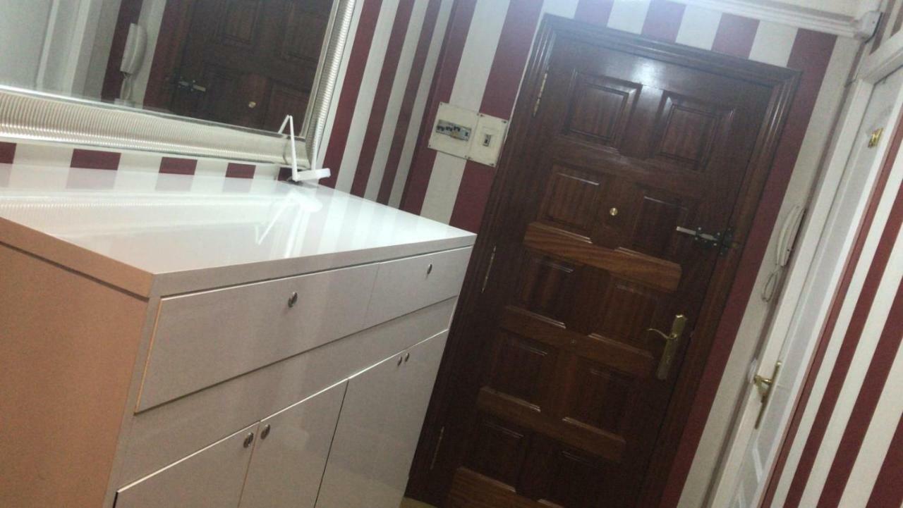 Residencia Compostela Bed & Breakfast ซานติอาโก เด กอมโปสเตลา ภายนอก รูปภาพ