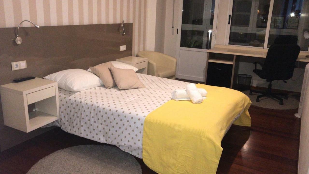 Residencia Compostela Bed & Breakfast ซานติอาโก เด กอมโปสเตลา ภายนอก รูปภาพ